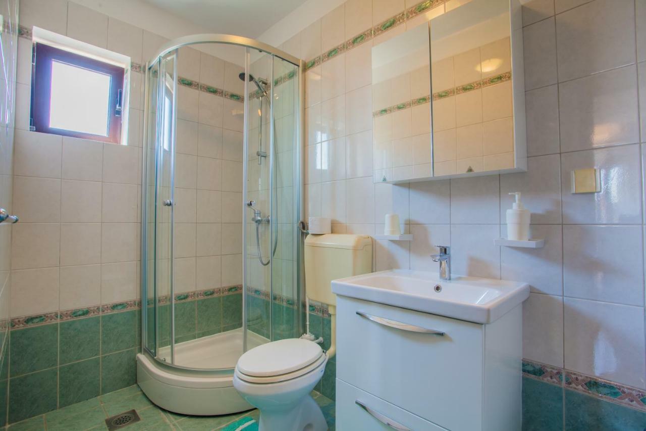 Guesthouse Maver Cres Zewnętrze zdjęcie