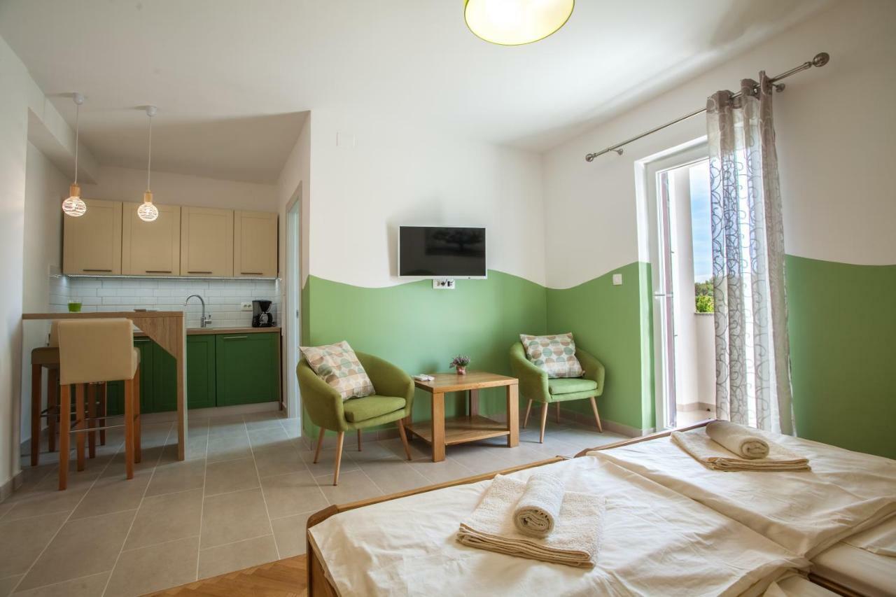 Guesthouse Maver Cres Zewnętrze zdjęcie