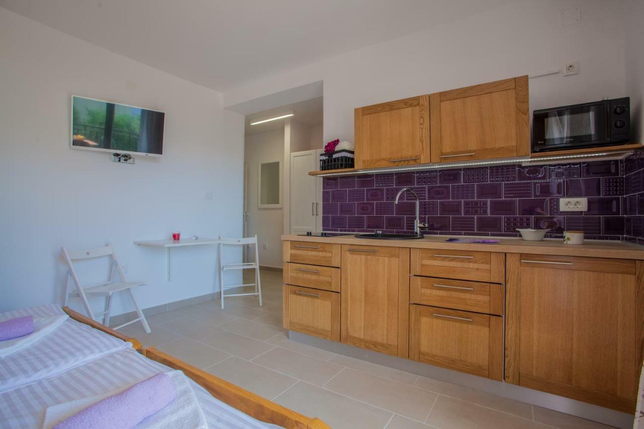 Guesthouse Maver Cres Zewnętrze zdjęcie